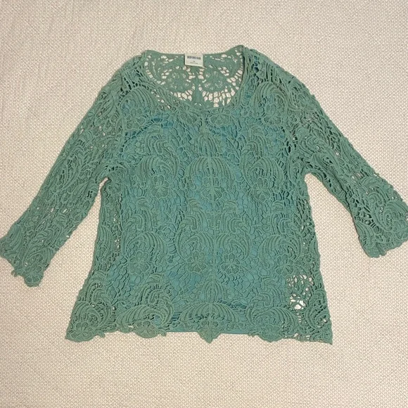 Elegant Lace Blouse in Teal - Picture 1 of 4